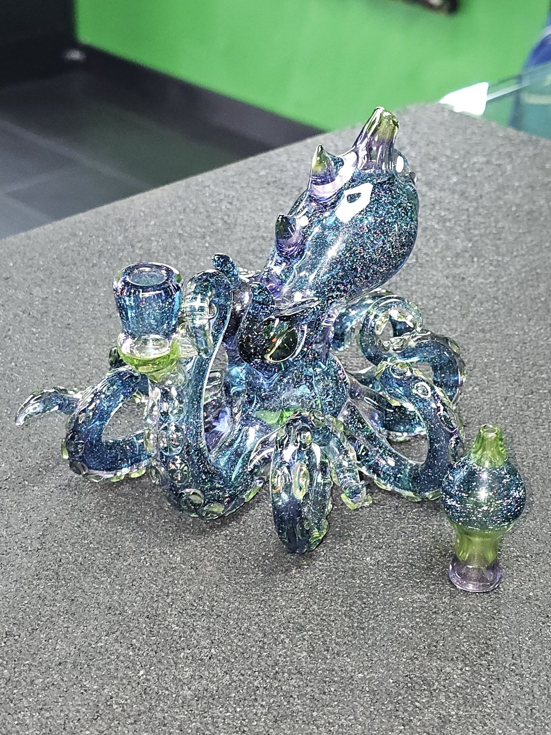 Mako Glass Crushed Opal Octopus