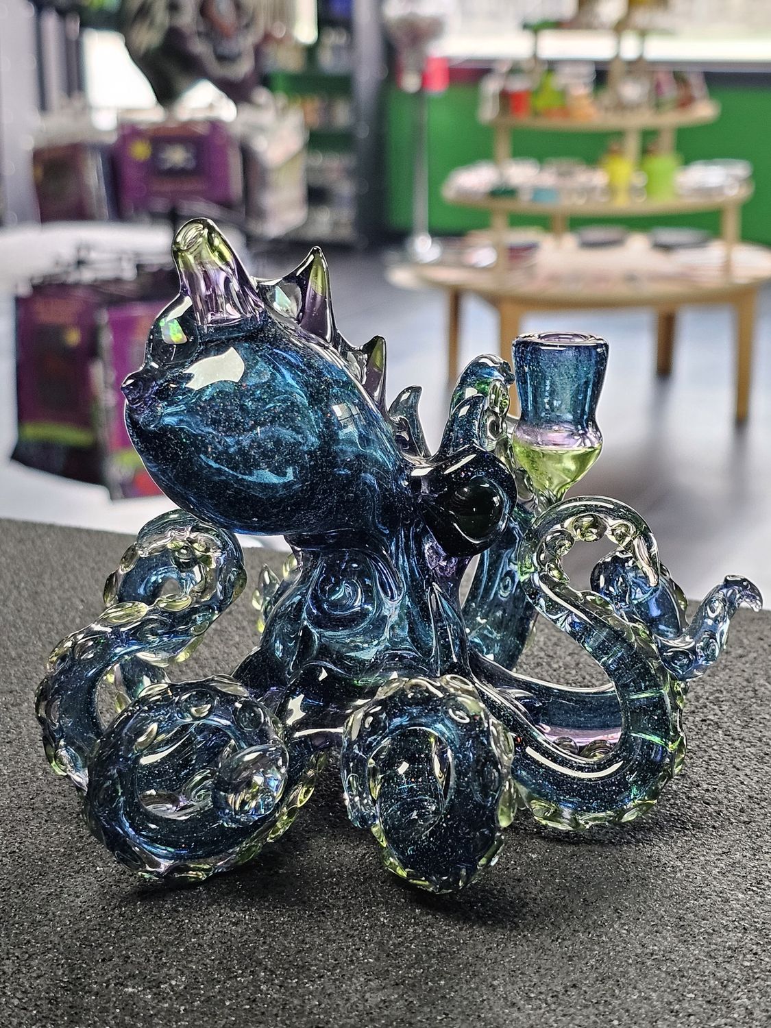 Mako Glass Crushed Opal Octopus
