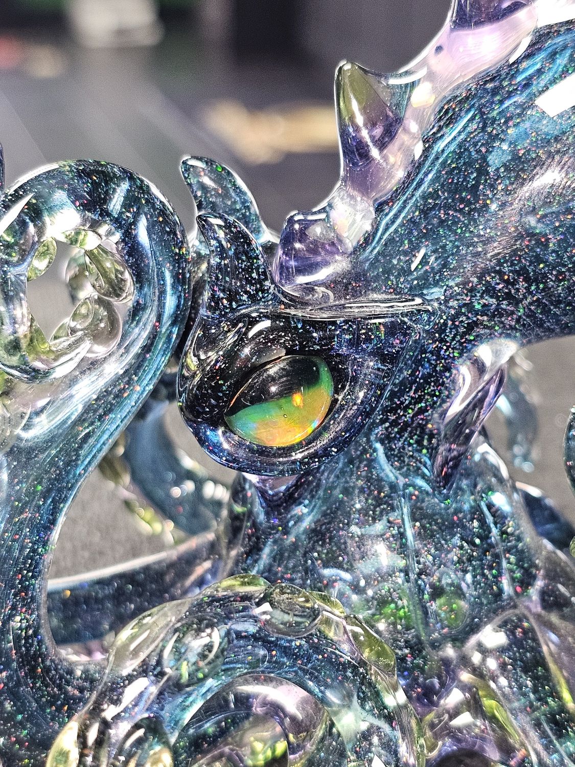 Mako Glass Crushed Opal Octopus