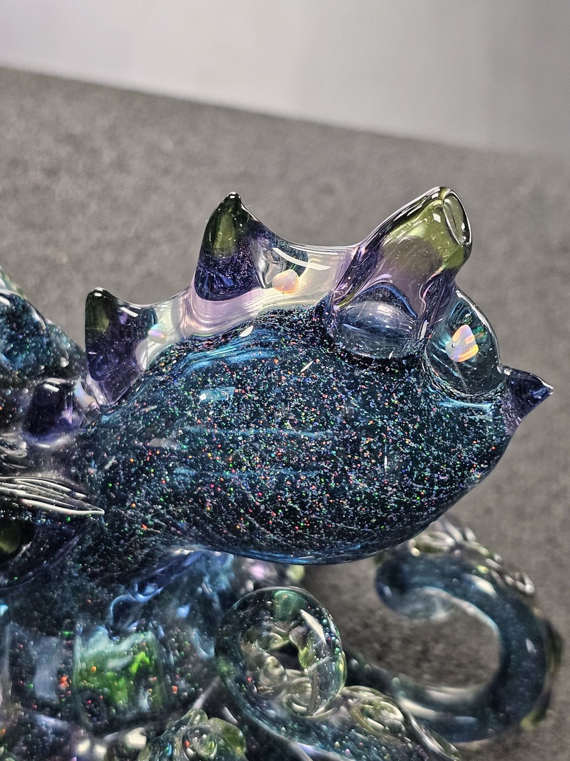 Mako Glass Crushed Opal Octopus