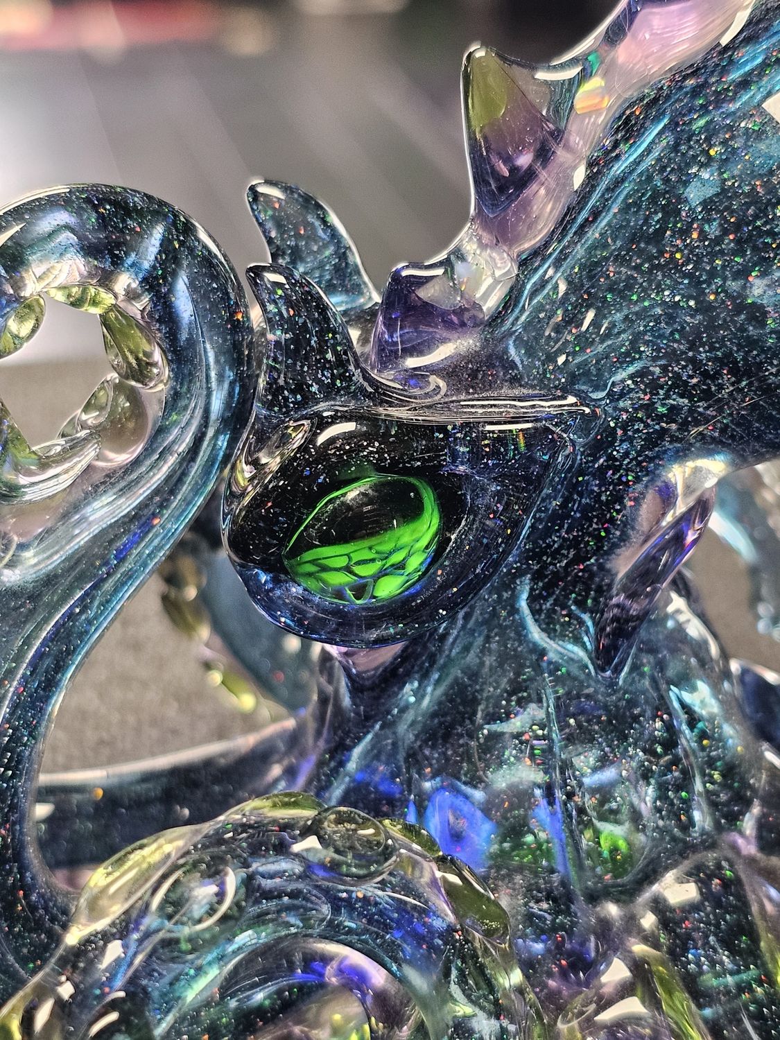 Mako Glass Crushed Opal Octopus