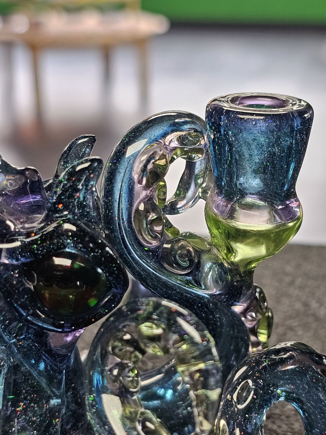 Mako Glass Crushed Opal Octopus