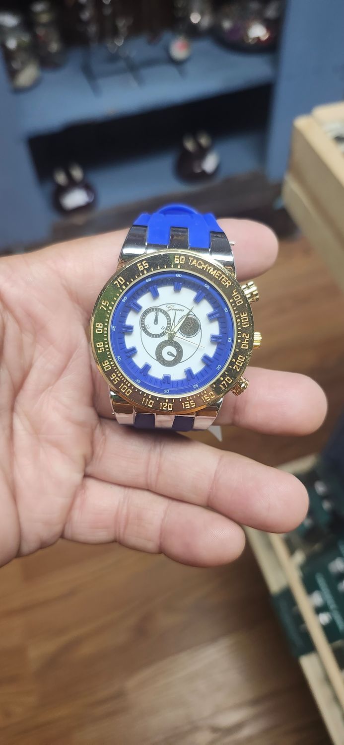 Geneva watch Tach