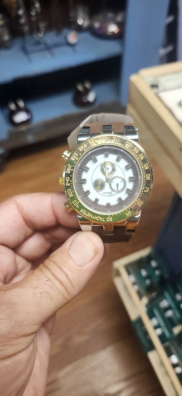 Geneva watch Tach