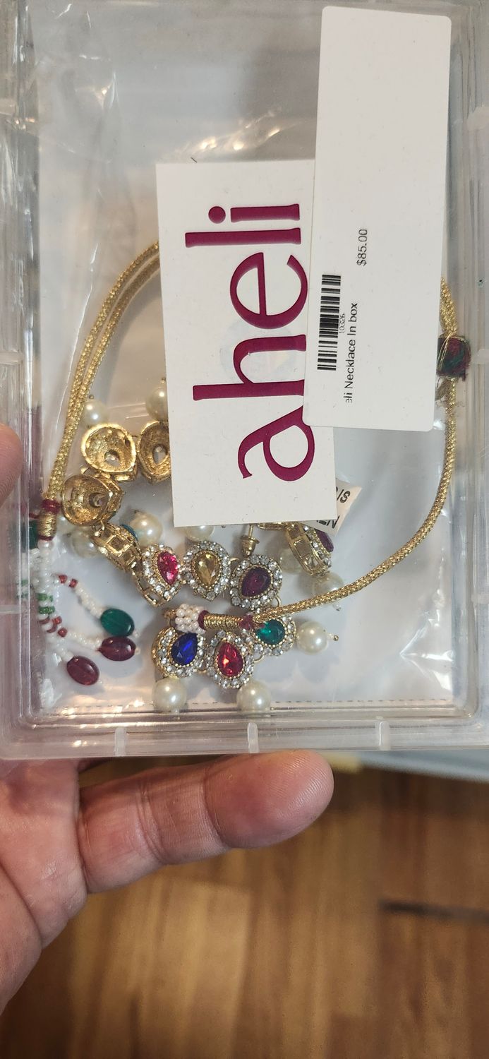 Aheli Necklace In box