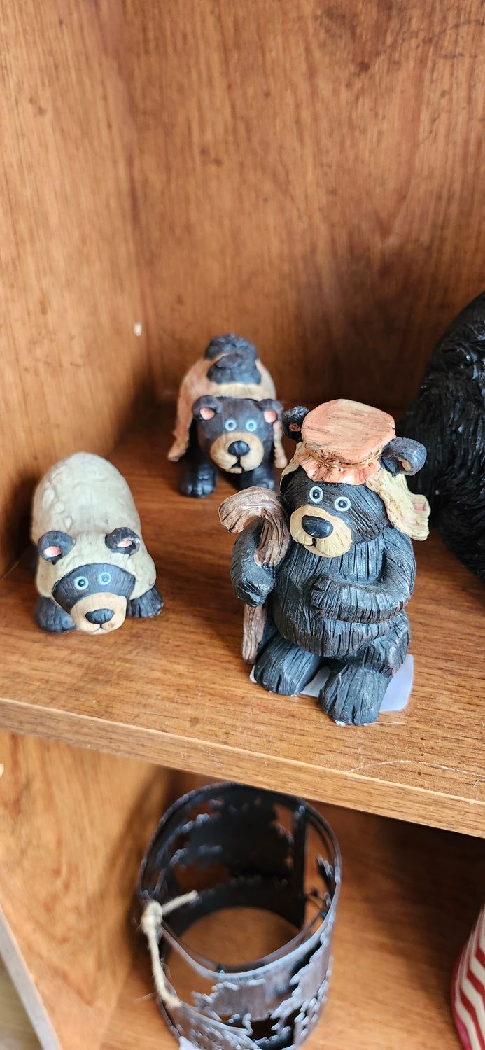 3 Bear Figures Set C.Durell