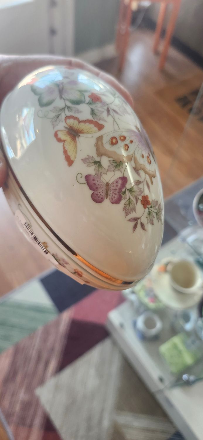 Avon Egg With Box