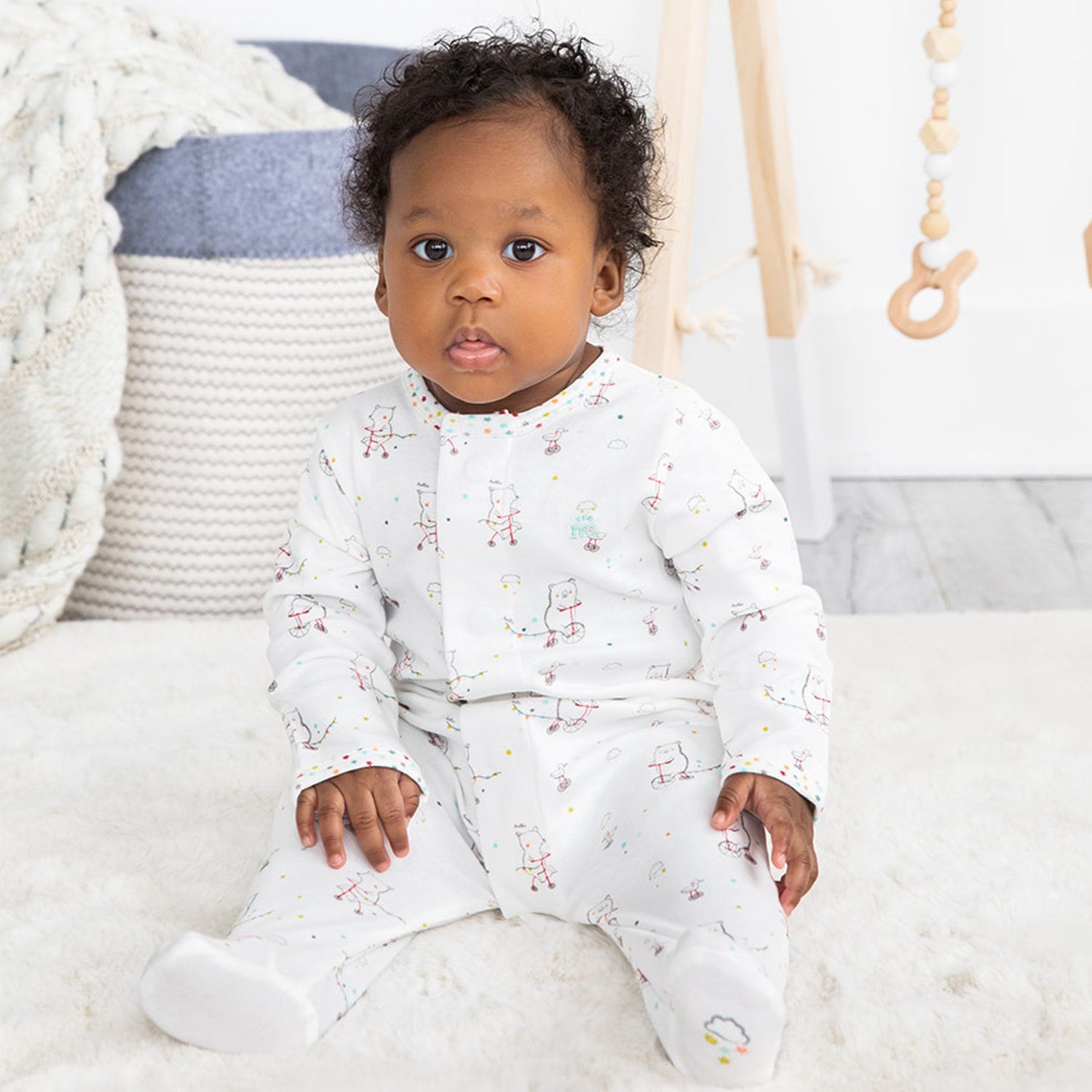 welcome baby organic cotton magnetic footie