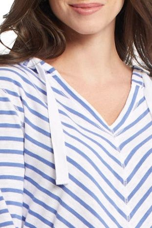 HOODED 3/4 SLEEVE TOP