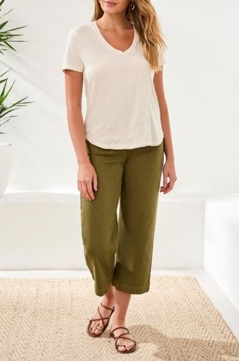 S/S Emb V-Neck Special Wash Top, Colour: Eggshell, Size: XS
