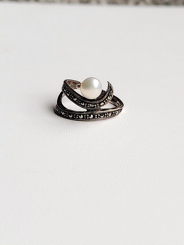 Marcasite & Pearl Ring