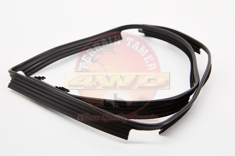 SPACER FRONT GAURD R/H