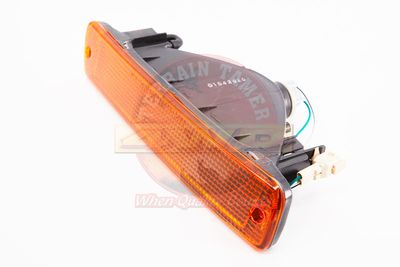 LAMP ASSY INDICATOR FRONT R/H MINUS BULB AND SOCKET
