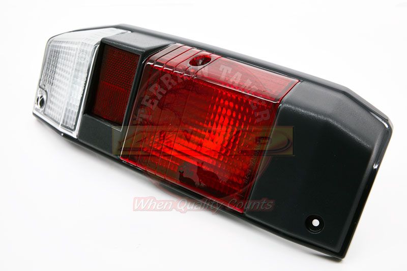 LENS &amp; BODY REAR L/H TROOP CARRIER