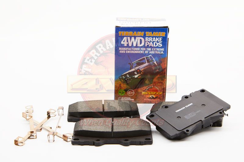 FRONT BRAKE PADS &amp; FITTING KIT
