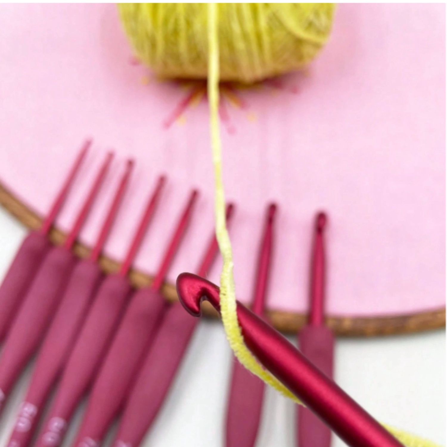 9-Piece Crochet Hook Set . Soft Grip Handles . 2.0–6.0mm