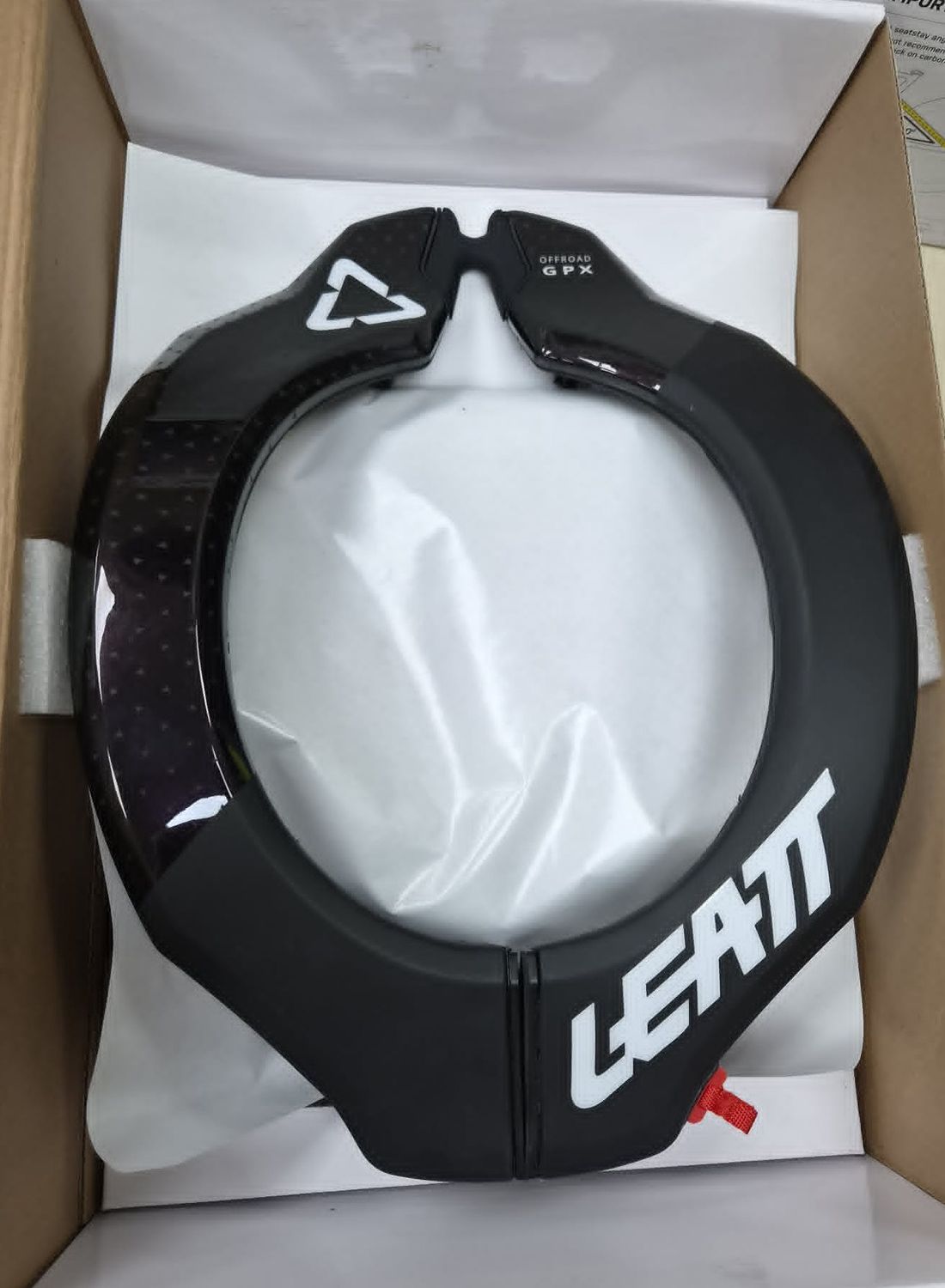LEATT 2021 GPX 3.5 NECK BRACE L/XL