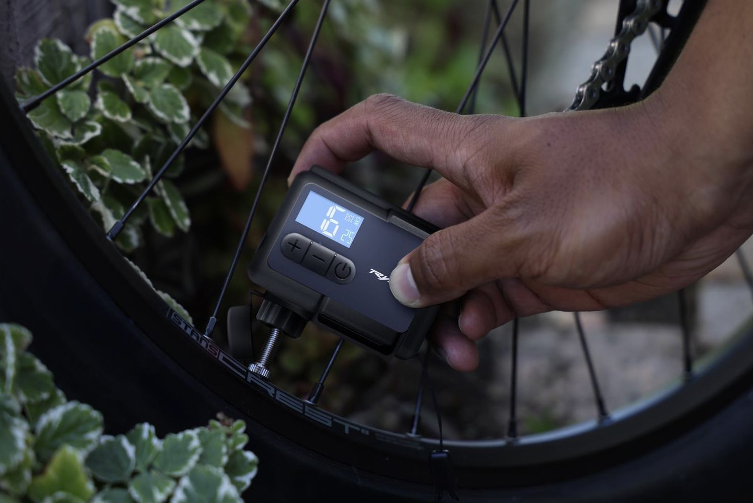 RYDER E-FLOW ELECTRIC BIKE PUMP
