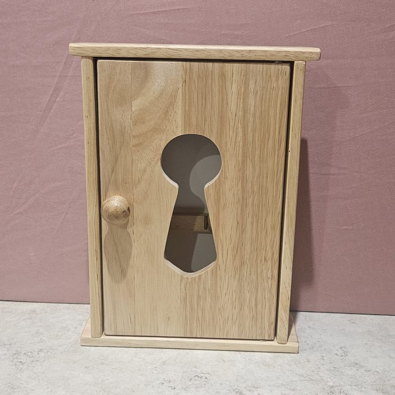 Hevea Wood wall-mounted Key Box