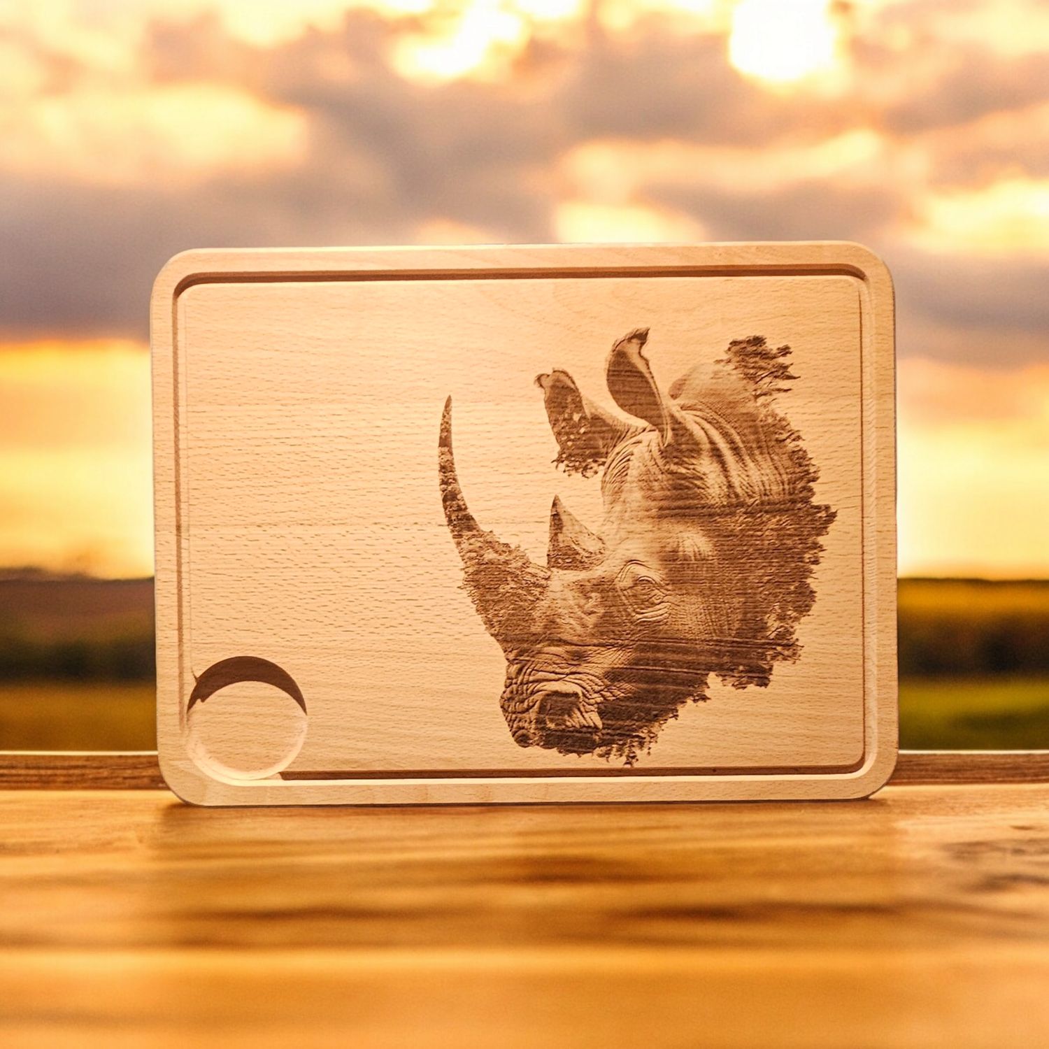 Hevea wood chopping/serving board- Rhino design