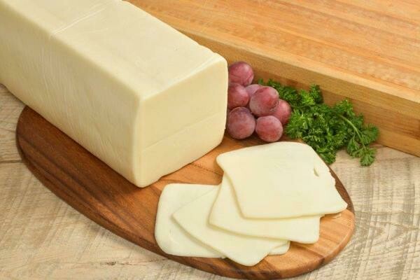 Holsteins Mozzarella Cheese +/-220g