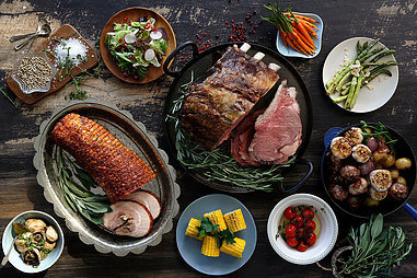 THREE'S A CROWD -
Monthly Hamper for 3-4 people THREE'S A CROWD -
Monthly Hamper for 3-4 people
