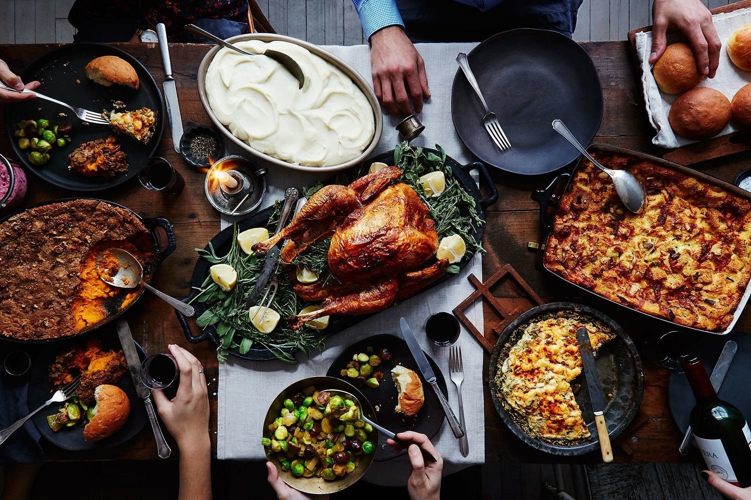 A Fabulous Family Christmas Hamper - serves +/-, 12 Persons
Cooking is required. A Fabulous Family Christmas Hamper - serves +/-, 12 Persons
Cooking is required.