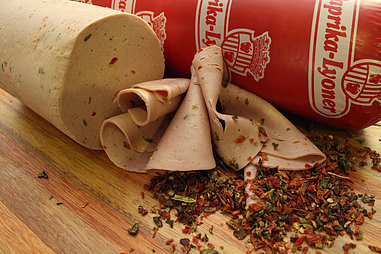 Holsteins Pimento / Paprika Loaf. (+/-250g)