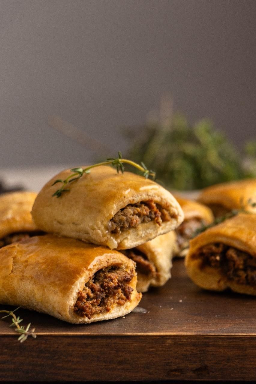 Country Pies Sausage Rolls: Tray of 12 minis