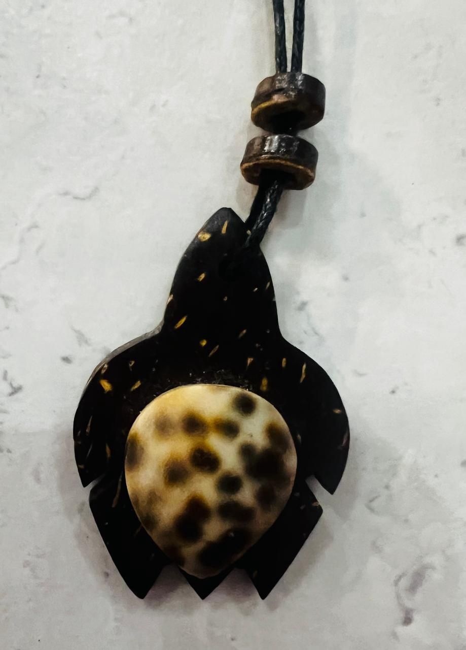 Indoblu - Necklace Wood and Tortoise Shell -  INDO-NCL-TS