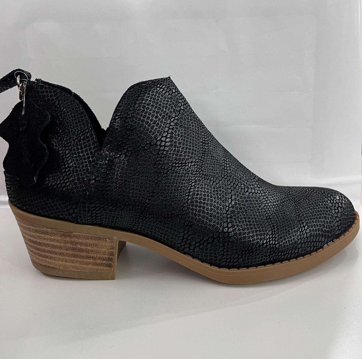 Julz - Yara black snake