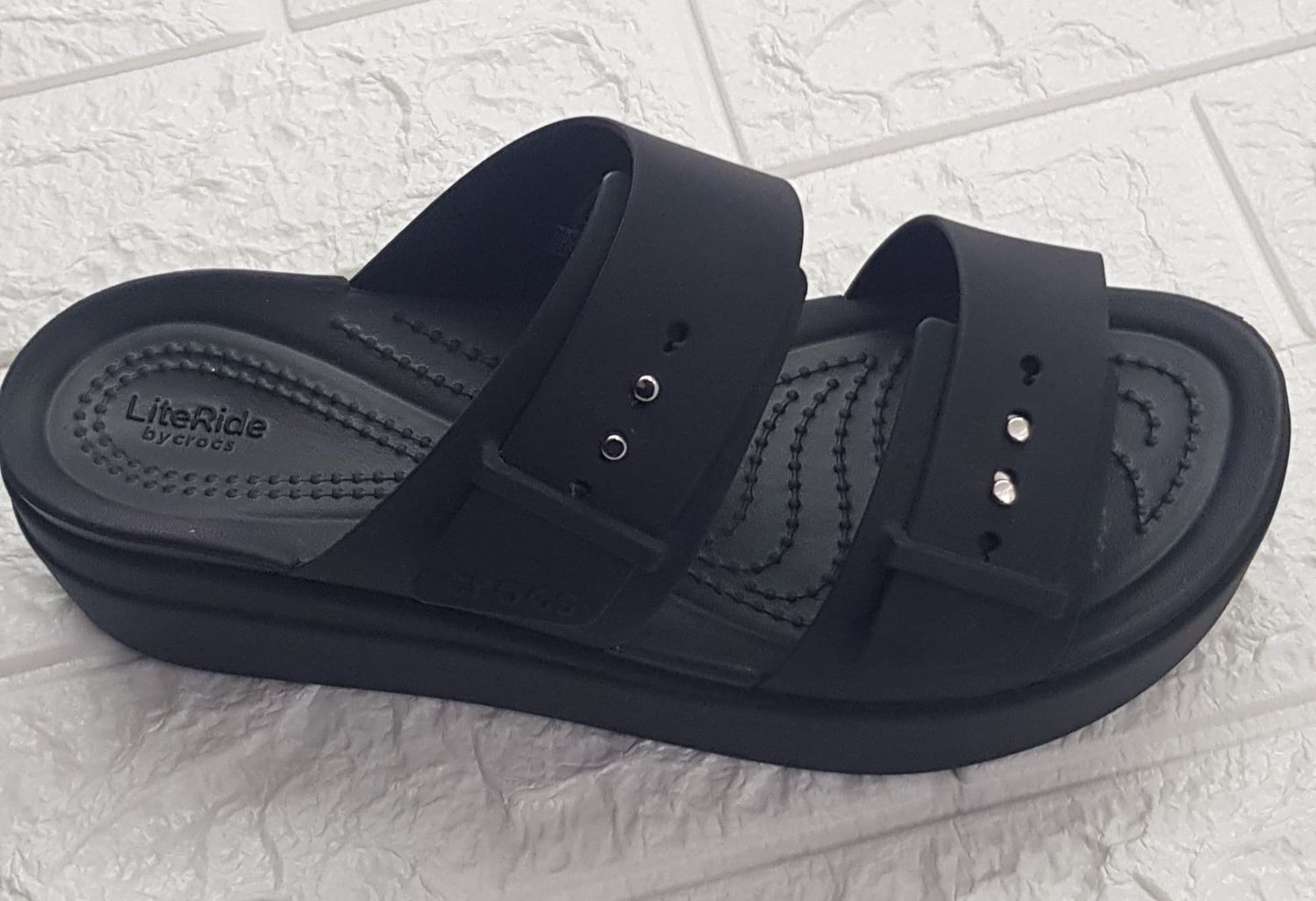 Crocs - Brooklyn Buckle Wedge - Black