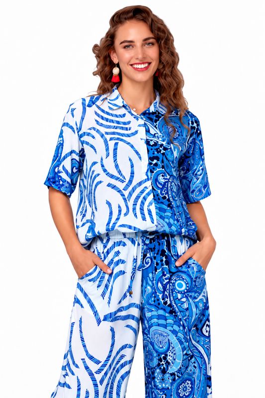 Iconic - Molly Short Sleeve - Blue and White Retro Print