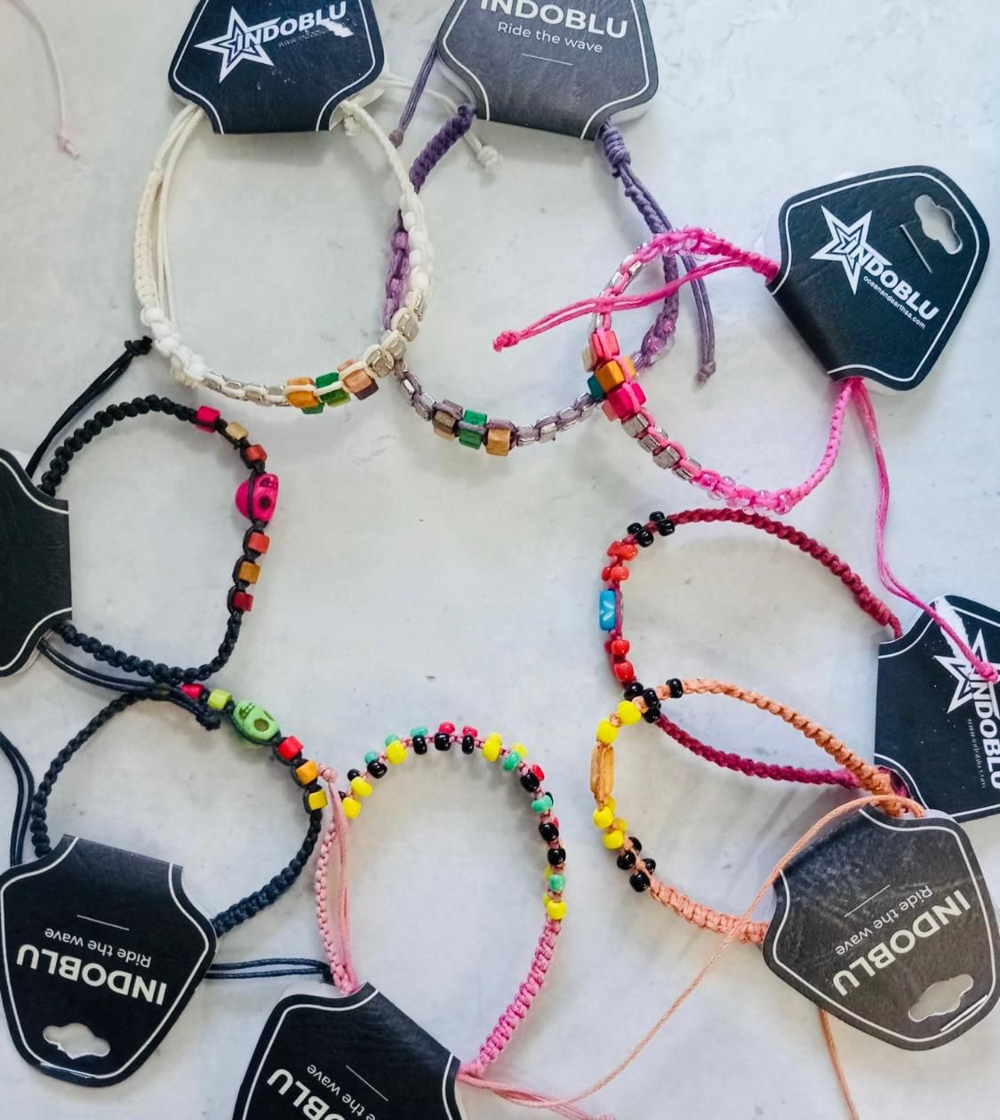 Indoblu - Bracelets with String/ Beads/Shells - INDO-SBSA