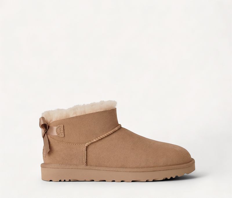UGG - Classic Ultra Mini Bayley Bow - Sand