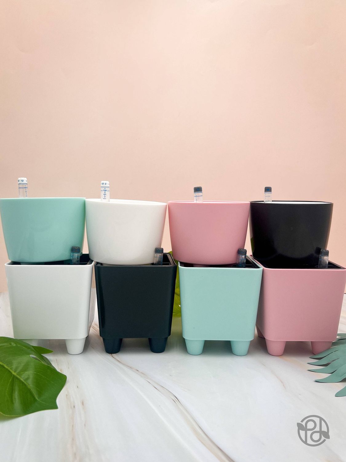 4" Self Watering Moo Pot: Black