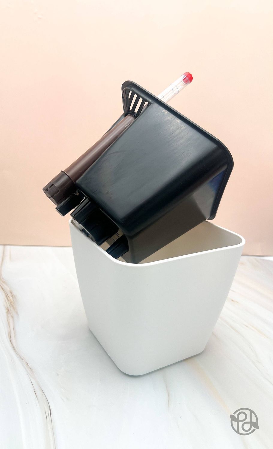 6" Self Watering Moo Pot: White