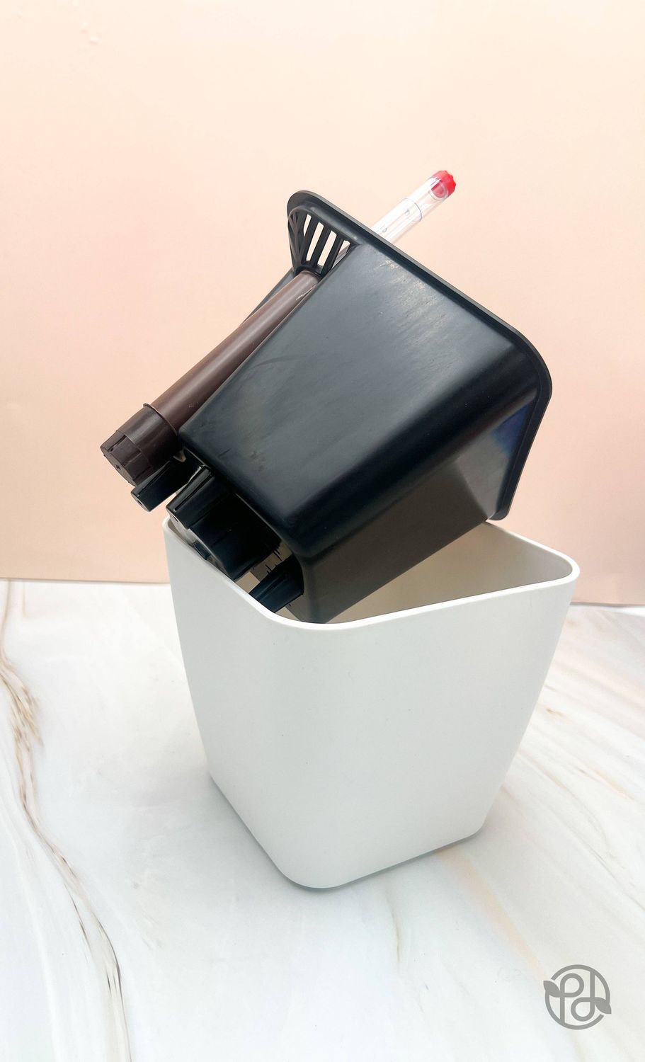 6" Self Watering Moo Pot: Black