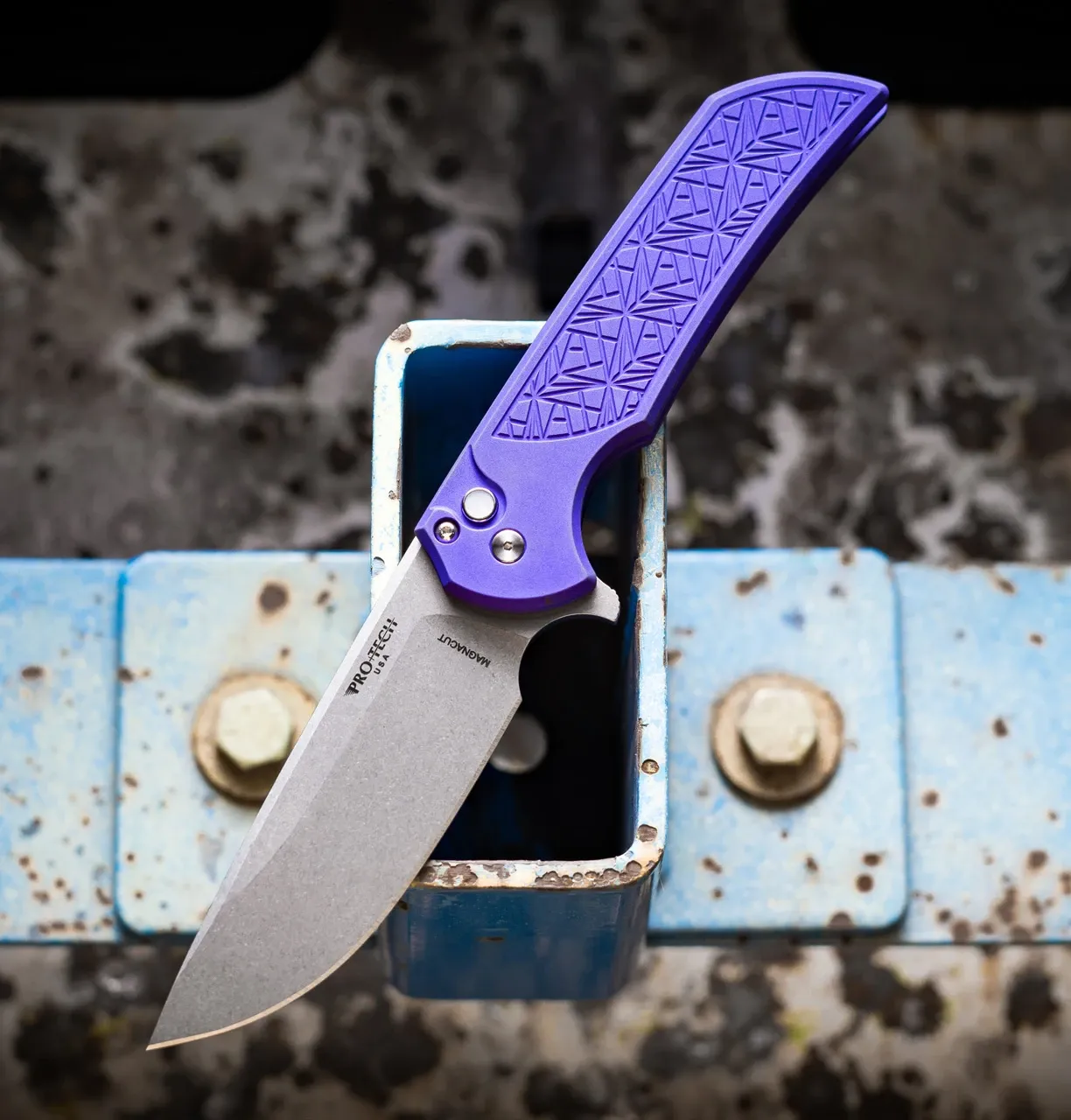 Pro-Tech Mordax Purple Nexus / SW / Magnacut / DP