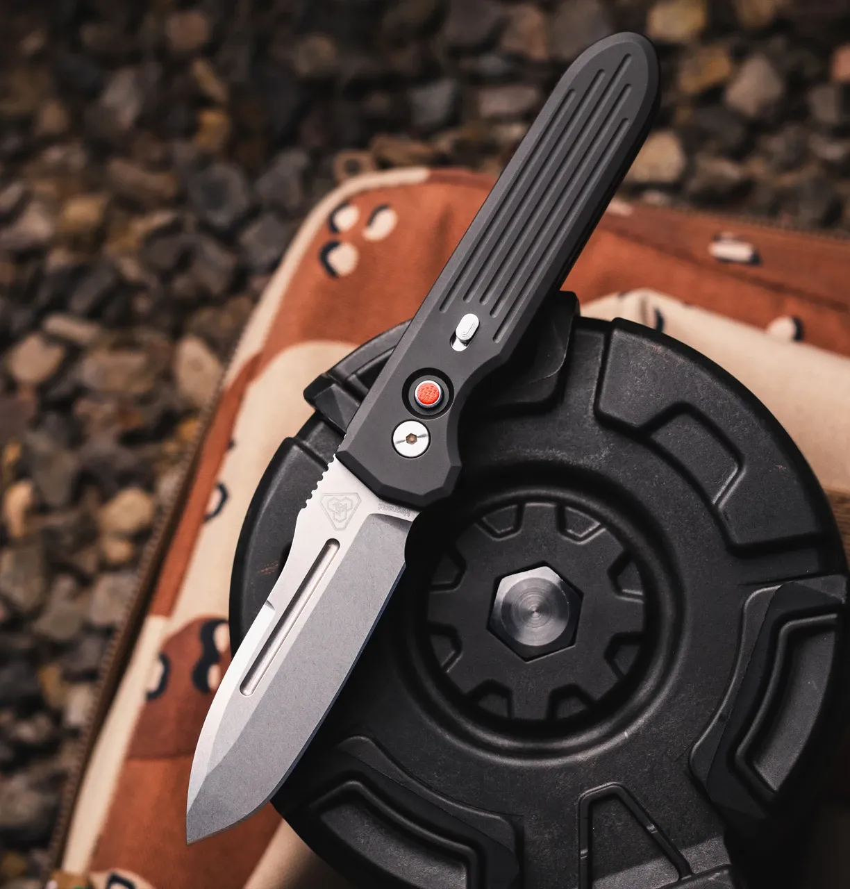 Pro-Tech/PDW Auto Invictus Black / SW / Magnacut / DP