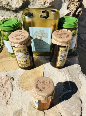 Anti-oxidantenpakket 1 blik/tin 3 liter Extra Virgen Olijfolie + 2 potten/jars Eetolijven/Table Olives + 2 potjes/jars honing/honey + 1 gratis proefpotje honing.
Gratis verzending! Free shipping Anti-oxidantenpakket 1 blik/tin 3 liter Extra Virgen Olijfolie + 2 potten/jars Eetolijven/Table Olives + 2 potjes/jars honing/honey + 1 gratis proefpotje honing.
Gratis verzending! Free shipping