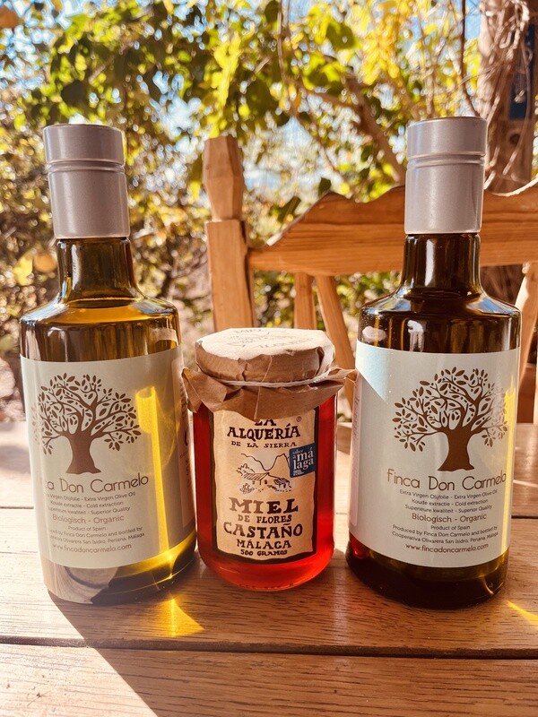 Heerlijke Olijfolie/Honing aanbieding - delicious Olive Oil/Honey package deal Heerlijke Olijfolie/Honing aanbieding - delicious Olive Oil/Honey package deal