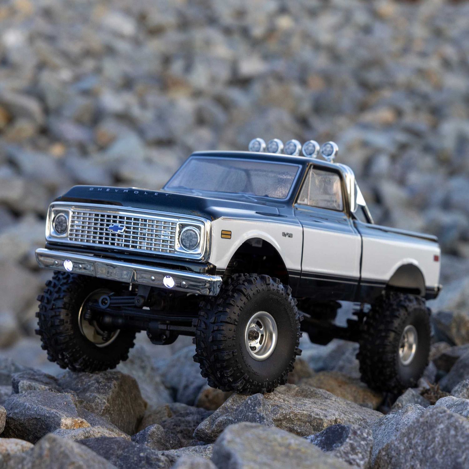Axial 1/24 SCX24 1967 1972 Chevrolet C10 4WD Truck RTR Black — AXI-3408T1