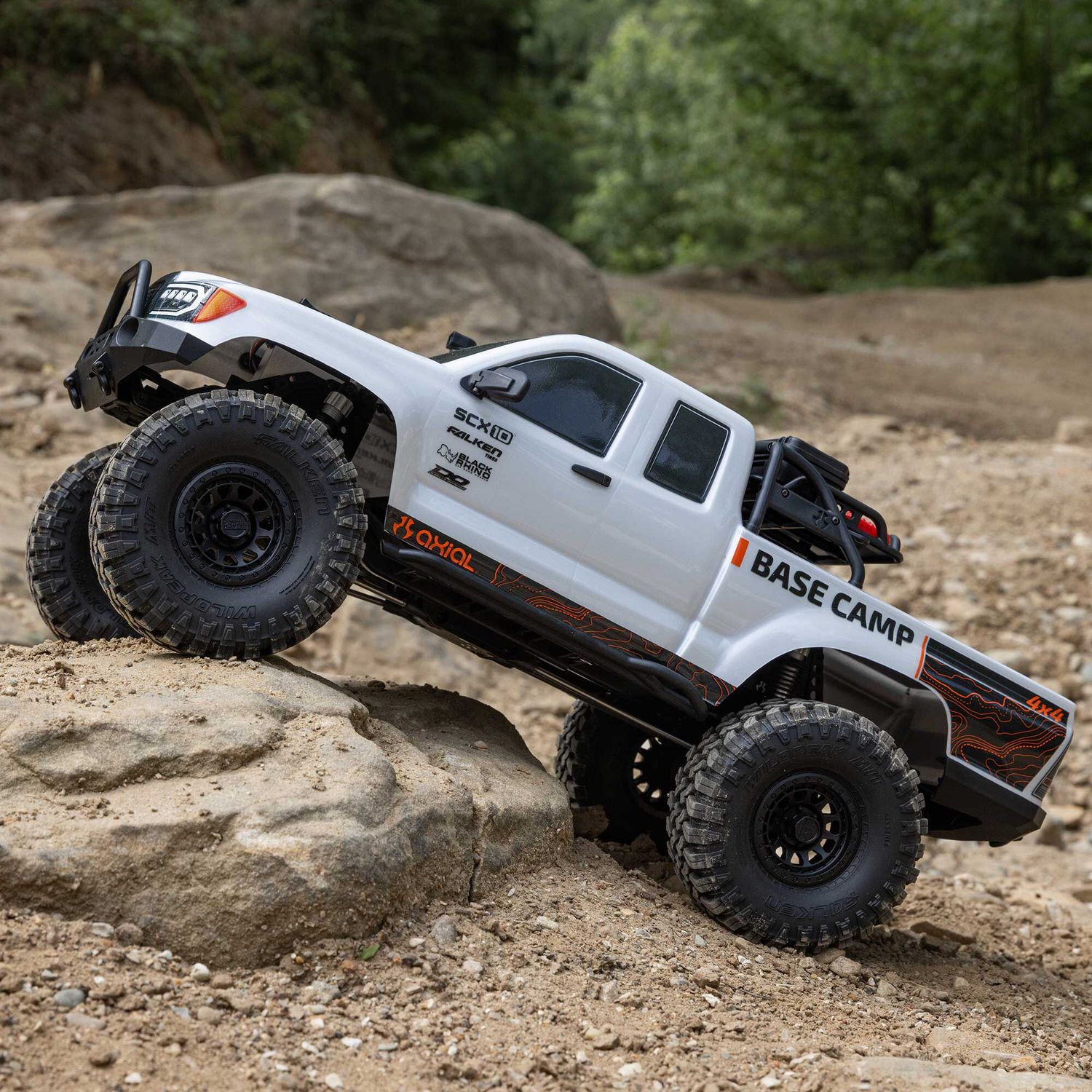 Axial 1/10 SCX10 III Base Camp 4X4 RTR Brushed Rock Crawler White — AXI-1375T1