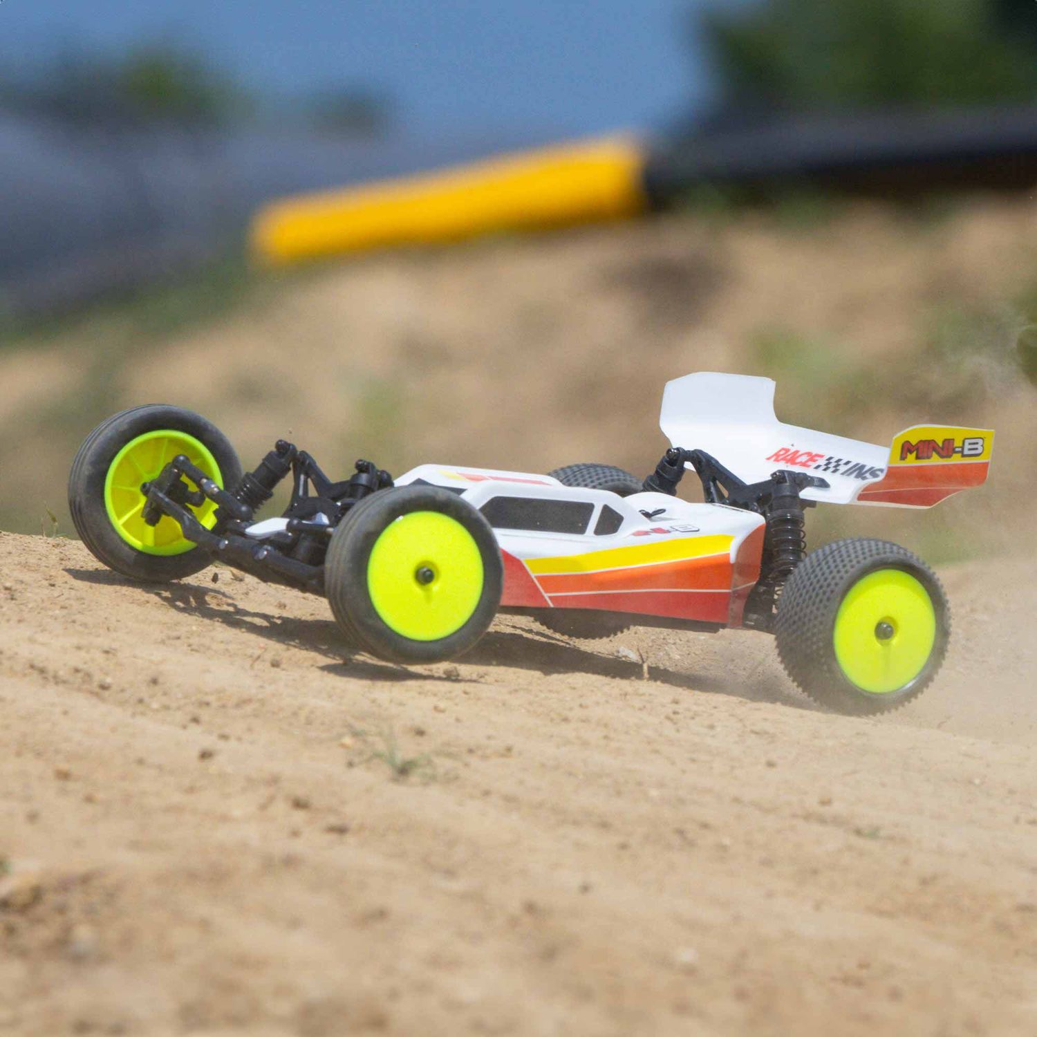 Losi 1/16 Mini B 2S 2WD RTR Brushless Buggy Red — LOS01024T1