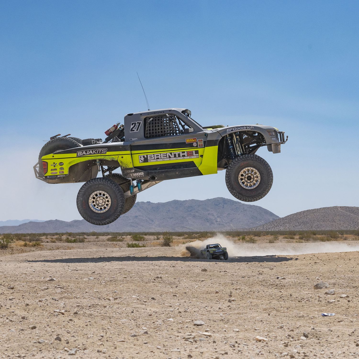 Losi 1/6 Super Baja Rey Brenthel 8S 4X4 RTR Brushless Desert Truck Yellow — LOS05021T1