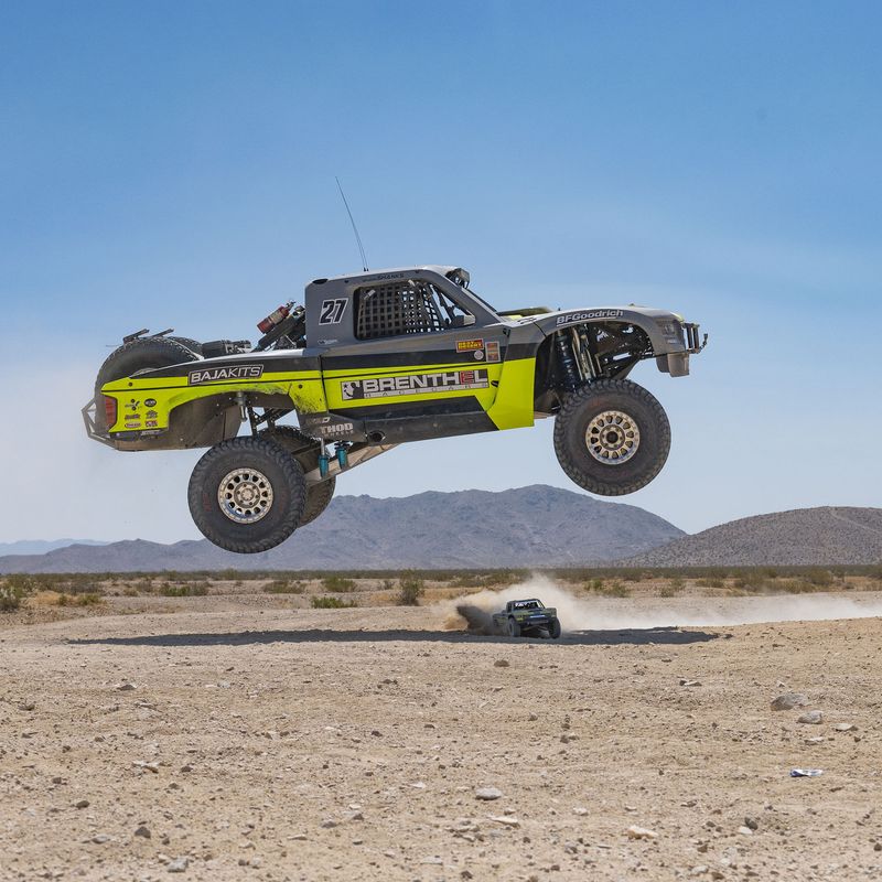 Losi 1/6 Super Baja Rey Brenthel 8S 4X4 RTR Brushless Desert Truck Yellow — LOS05021T1