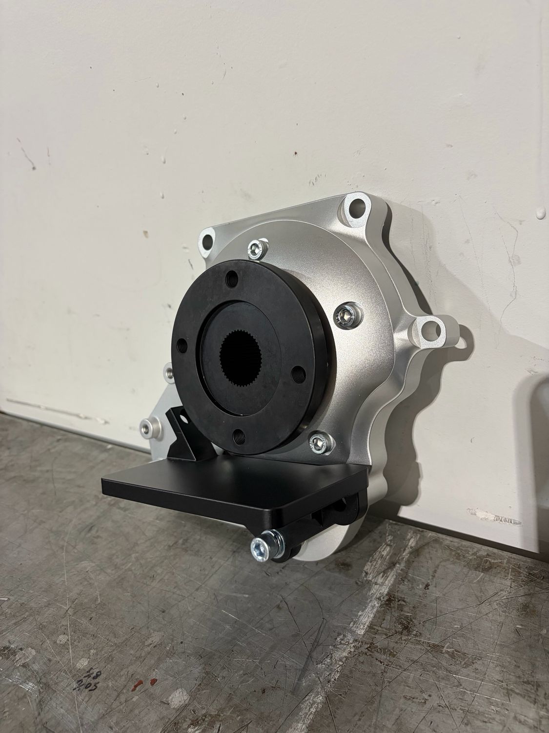 ZF-8HP AWD to RWD output adapter