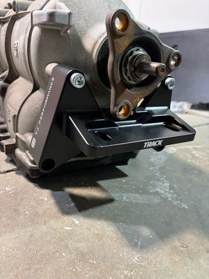 ZF-8HP N63 Upper gearbox mount with TH400 mount