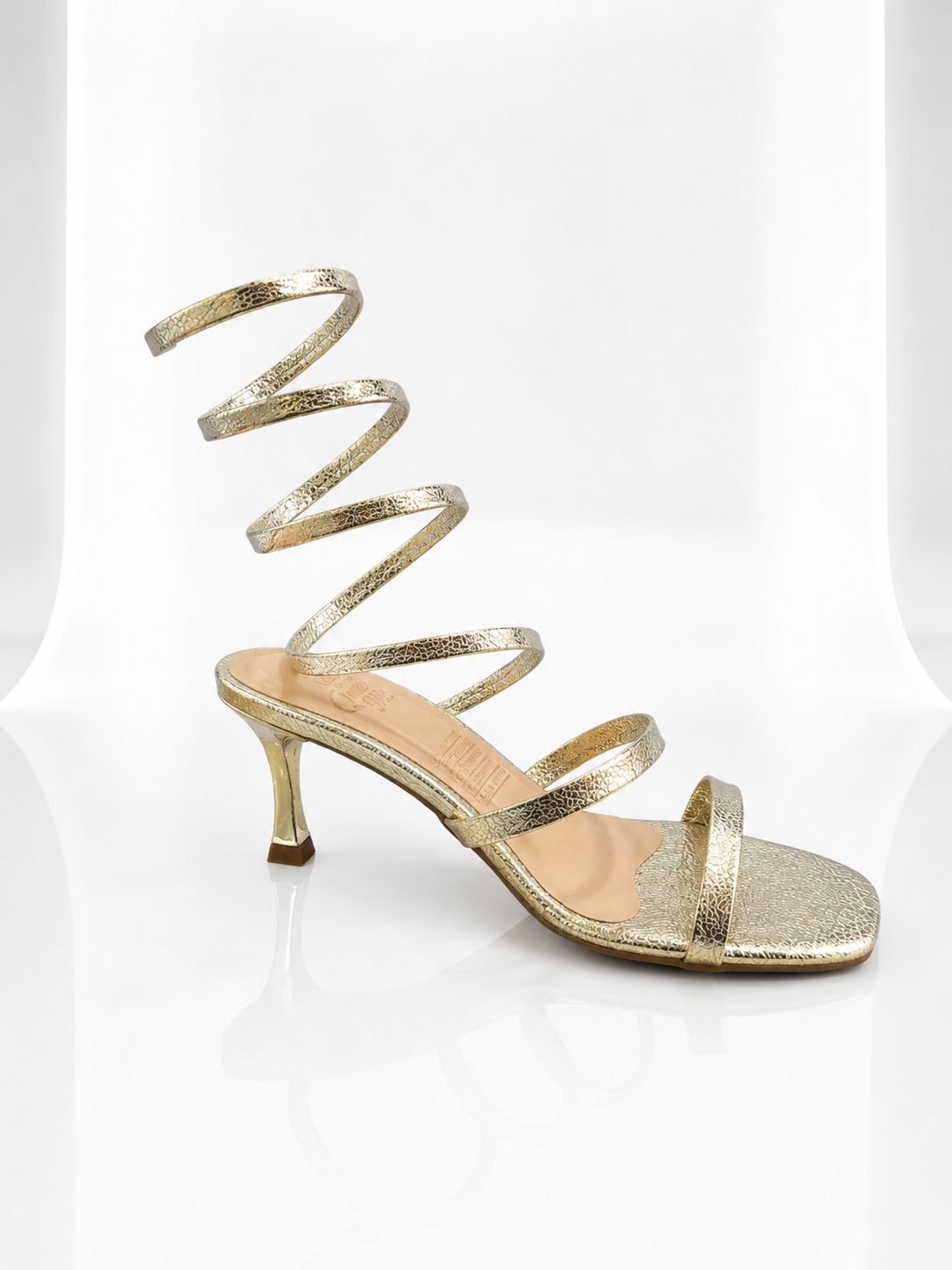 Solane Queen Eliz Champange Heel
